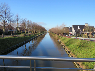 838789 Gezicht over de Leidsche Rijn vanaf de brug in de Veldhuizerweg te De Meern (gemeente Utrecht), naar het westen, ...
